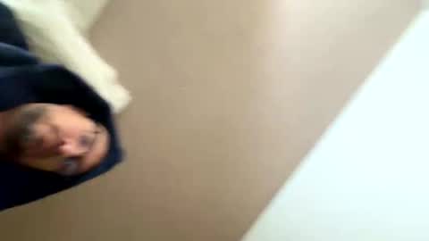 Snapshot of juanrodxyz chatting on 12-21-25, 04:30 bearcammx online show from 12-21-25, 04:30