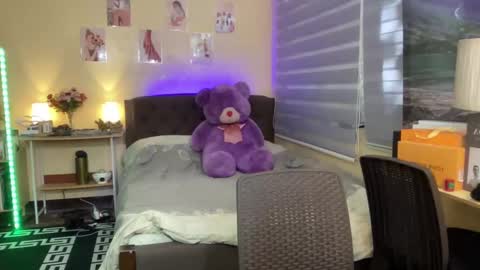 EloiseMoree online show from 02-02-25, 06:48