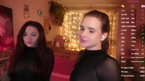 Snapshot of juelzfoxy chatting on 12-19-24, 12:13 Juelz online show from 12-19-24, 12:13