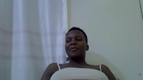 juicy_bella2 online show from 10-14-25, 06:52