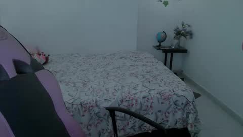 EleN online show from 10-05-25, 06:06