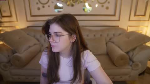 Snapshot of juicy_secrets_054 chatting on 02-13-26, 11:28 Elza online show from 02-13-26, 11:28