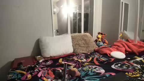 Snapshot of juicyanddaddy chatting on 04-18-26, 02:26 Ask online show from 04-18-26, 02:26