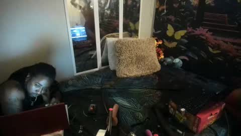 Snapshot of juicyanddaddy chatting on 05-04-26, 01:56 Ask online show from 05-04-26, 01:56