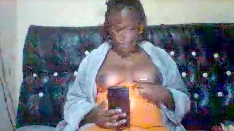 Snapshot of juicyicequeen chatting on 03-25-26, 03:01 juicyicequeen online show from 03-25-26, 03:01