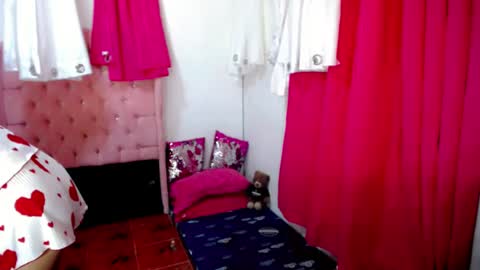 Snapshot of juicyliciousgirl chatting on 07-16-26, 02:39 Den online show from 07-16-26, 02:39
