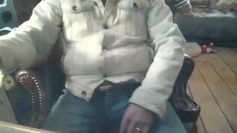 Snapshot of juicypit chatting on 12-04-24, 05:00 Greg online show from 12-04-24, 05:00