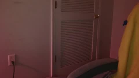 Snapshot of juiicybee chatting on 02-21-25, 05:35 Juiicy Bunns online show from 02-21-25, 05:35