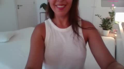 Snapshot of jujubaeu chatting on 07-27-26, 11:39 Juju online show from 07-27-26, 11:39
