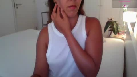 Snapshot of jujubaeu chatting on 08-05-26, 02:42 Juju online show from 08-05-26, 02:42