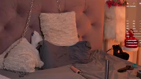 Julcy online show from 03-25-26, 09:04