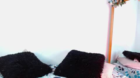 Snapshot of jules_n_gia chatting on 12-29-24, 03:24 Jules and Gia online show from 12-29-24, 03:24