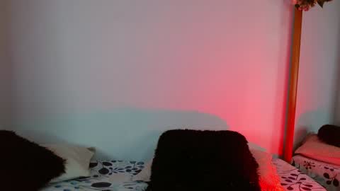 Snapshot of jules_n_gia chatting on 12-30-24, 11:37 Jules and Gia online show from 12-30-24, 11:37