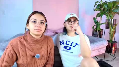 Snapshot of jules_n_gia chatting on 09-25-25, 10:41 Jules and Gia online show from 09-25-25, 10:41