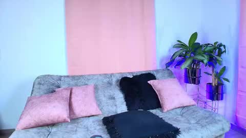 Snapshot of jules_n_gia chatting on 10-09-25, 10:24 Jules and Gia online show from 10-09-25, 10:24