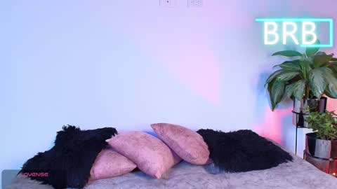 Jules and Gia online show from 02-24-26, 08:23