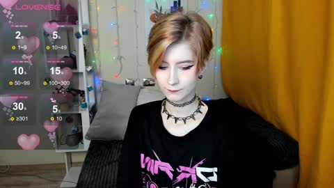 Snapshot of julescrown chatting on 12-12-24, 01:21 Jules online show from 12-12-24, 01:21