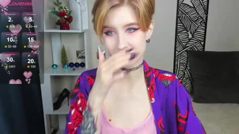 Snapshot of julescrown chatting on 12-14-24, 01:17 Jules online show from 12-14-24, 01:17