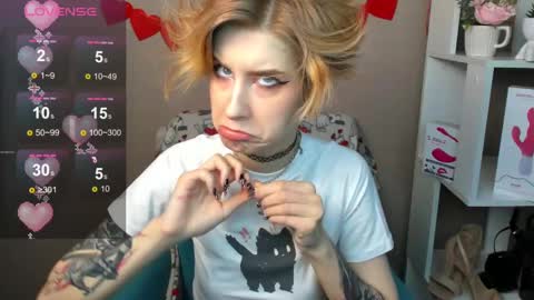 Snapshot of julescrown chatting on 02-16-25, 01:03 Jules online show from 02-16-25, 01:03