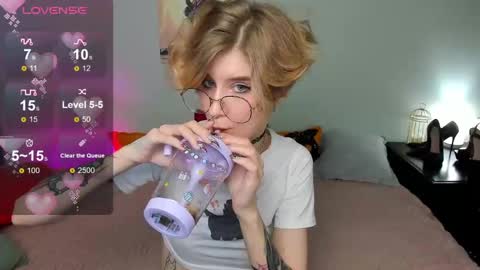 Snapshot of julescrown chatting on 02-27-25, 12:34 Jules online show from 02-27-25, 12:34