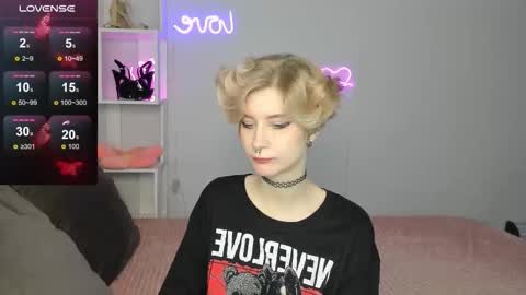 Snapshot of julescrown chatting on 10-19-25, 12:55 Jules online show from 10-19-25, 12:55