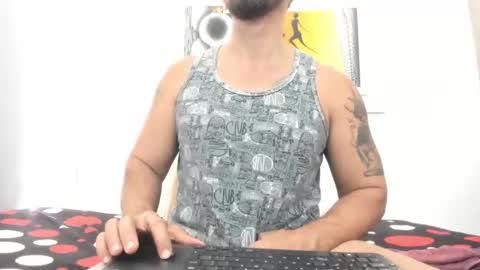 Snapshot of juleslatin122 chatting on 01-01-25, 05:11 Jules online show from 01-01-25, 05:11