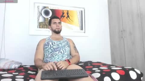 Snapshot of juleslatin122 chatting on 01-29-25, 01:16 Jules online show from 01-29-25, 01:16