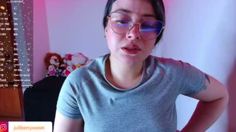 Juliana online show from 03-20-26, 03:33