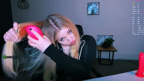 Snapshot of juli_kisss chatting on 01-05-25, 04:36 juli kisss online show from 01-05-25, 04:36