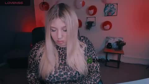 Snapshot of juli_kisss chatting on 02-21-25, 09:34 juli kisss online show from 02-21-25, 09:34