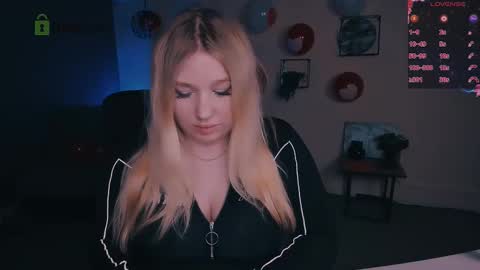 Snapshot of juli_kisss chatting on 02-24-25, 09:32 juli kisss online show from 02-24-25, 09:32