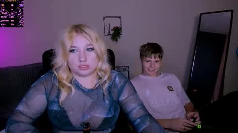 Snapshot of juli_kisss chatting on 09-11-25, 07:25 juli kisss online show from 09-11-25, 07:25