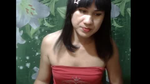 Snapshot of julia111987 chatting on 05-19-26, 01:56 JULIA online show from 05-19-26, 01:56