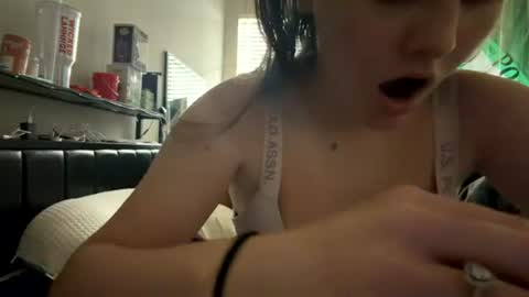 Snapshot of julia4_thewin chatting on 07-10-26, 05:48 julia4_thewin online show from 07-10-26, 05:48