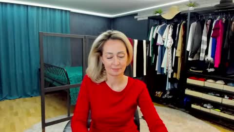 Snapshot of julia__cherry_ chatting on 05-12-26, 12:24 julia__cherry_ online show from 05-12-26, 12:24