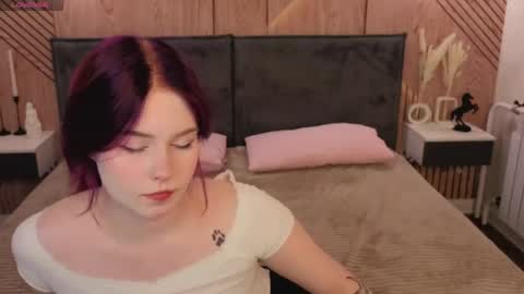 Julia online show from 04-19-26, 01:05