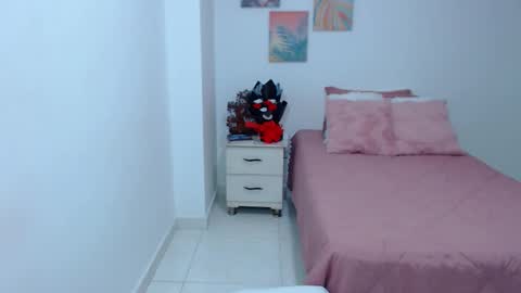 julia online show from 12-17-25, 07:53