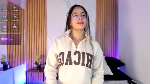 Snapshot of julia_martinezz_ chatting on 02-24-26, 11:41 J U L IA M A R T I N E Z online show from 02-24-26, 11:41