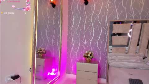 julia_rivers online show from 12-04-25, 01:31