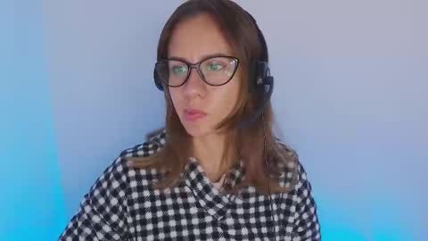 Snapshot of julia_roberts420 chatting on 11-10-25, 04:50 Julia Schedule 10 pm to 4 am GTM-5 online show from 11-10-25, 04:50