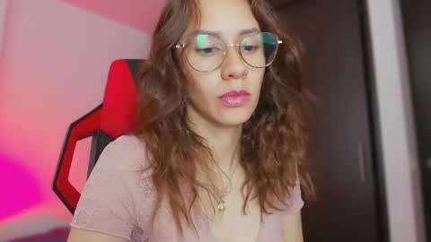 Snapshot of julia_roberts420 chatting on 04-08-26, 04:40 Julia Schedule 10 pm to 4 am GTM-5 online show from 04-08-26, 04:40