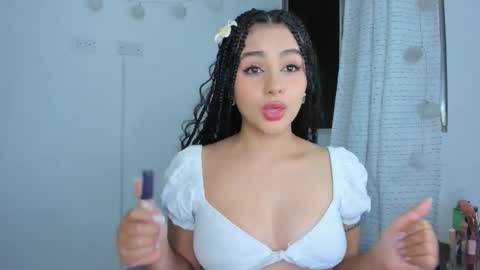 julia_strauns online show from 01-04-25, 05:05