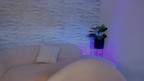 Snapshot of juliabelle_ chatting on 09-25-25, 01:04 Julia Belle online show from 09-25-25, 01:04