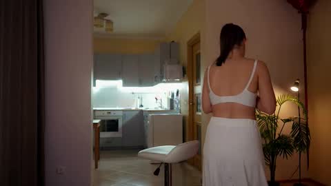 Snapshot of juliacontrol chatting on 03-04-26, 03:18 Molly online show from 03-04-26, 03:18