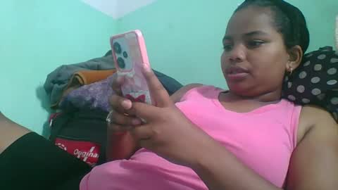 Snapshot of juliah02 chatting on 01-25-25, 06:12 juliah02 online show from 01-25-25, 06:12