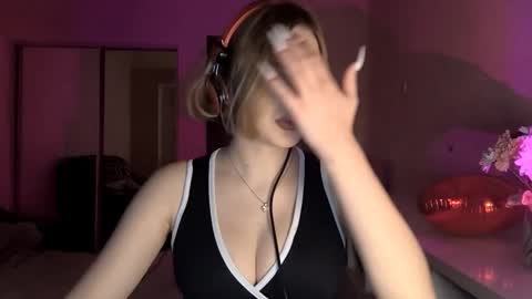 Snapshot of juliahupman chatting on 02-17-26, 06:25 Kate online show from 02-17-26, 06:25