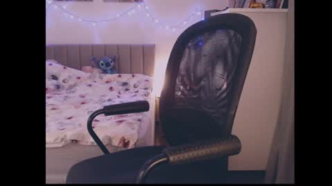 julialiones online show from 06-14-26, 06:21