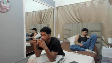 Snapshot of julian_billy chatting on 02-15-25, 06:01 julian billy online show from 02-15-25, 06:01