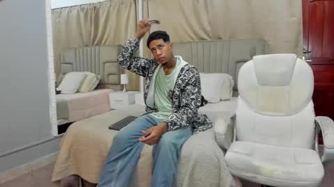 Snapshot of julian_billy chatting on 02-25-25, 11:19 julian billy online show from 02-25-25, 11:19