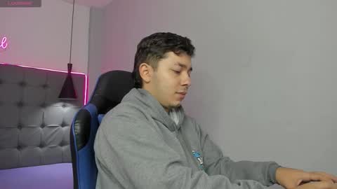 julian_smith21 online show from 02-27-26, 12:27